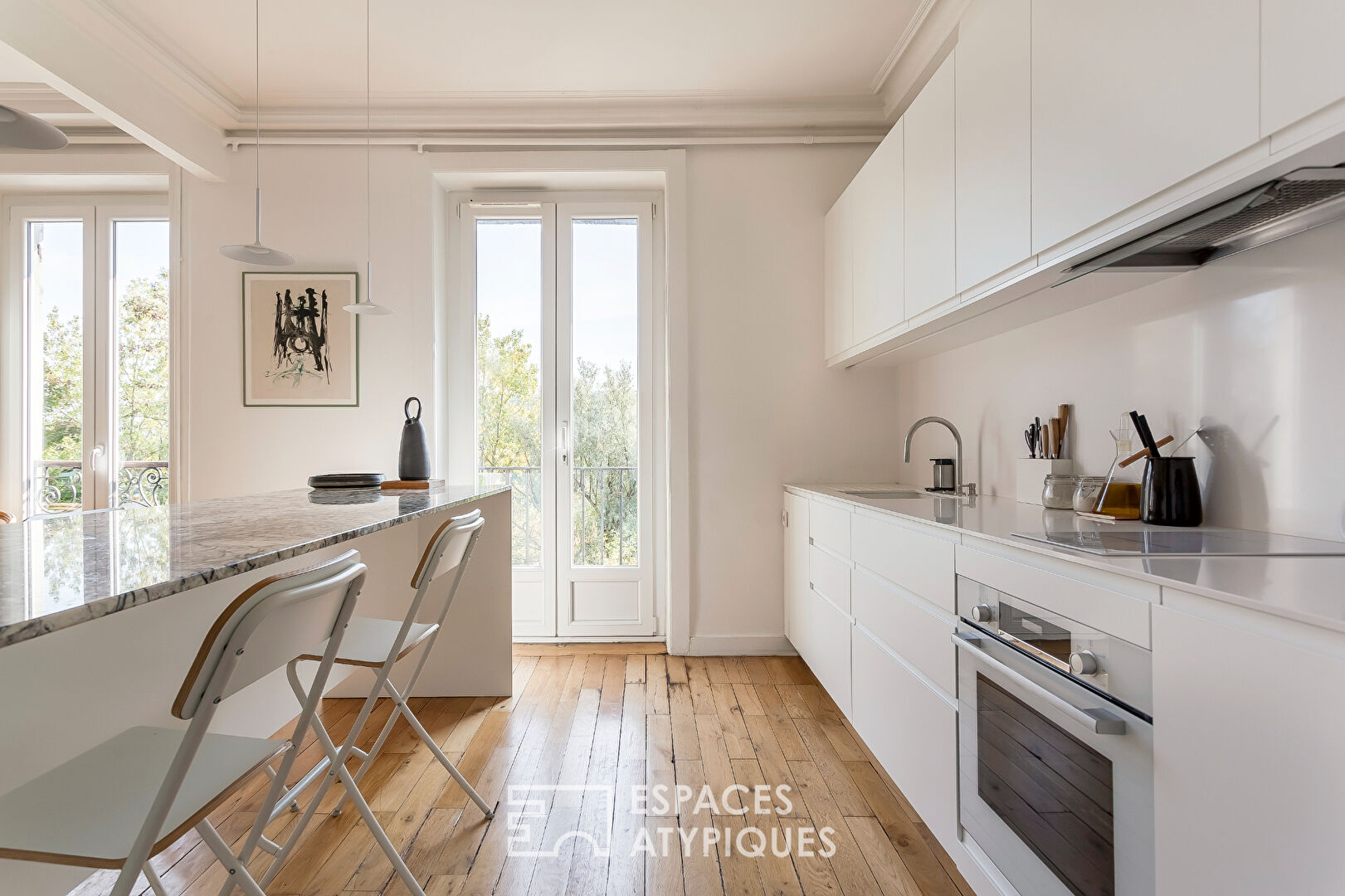 Apartment renovated by an architect with a view of the Rhône