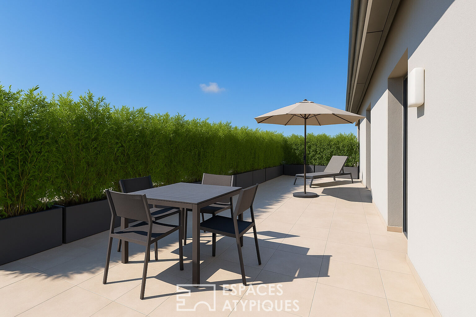 Renovated top floor apartment with terrace