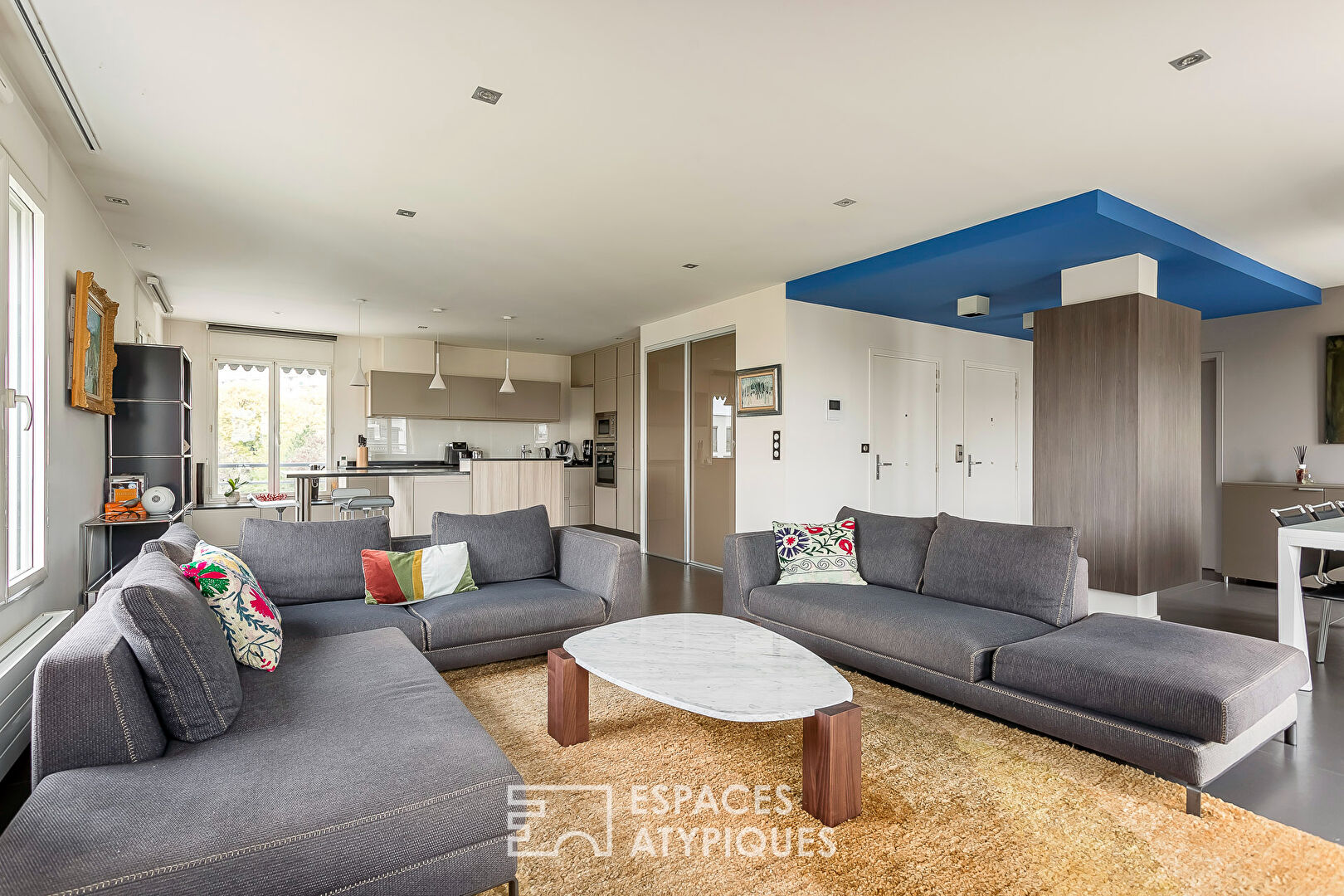 Renovated top floor apartment with terrace