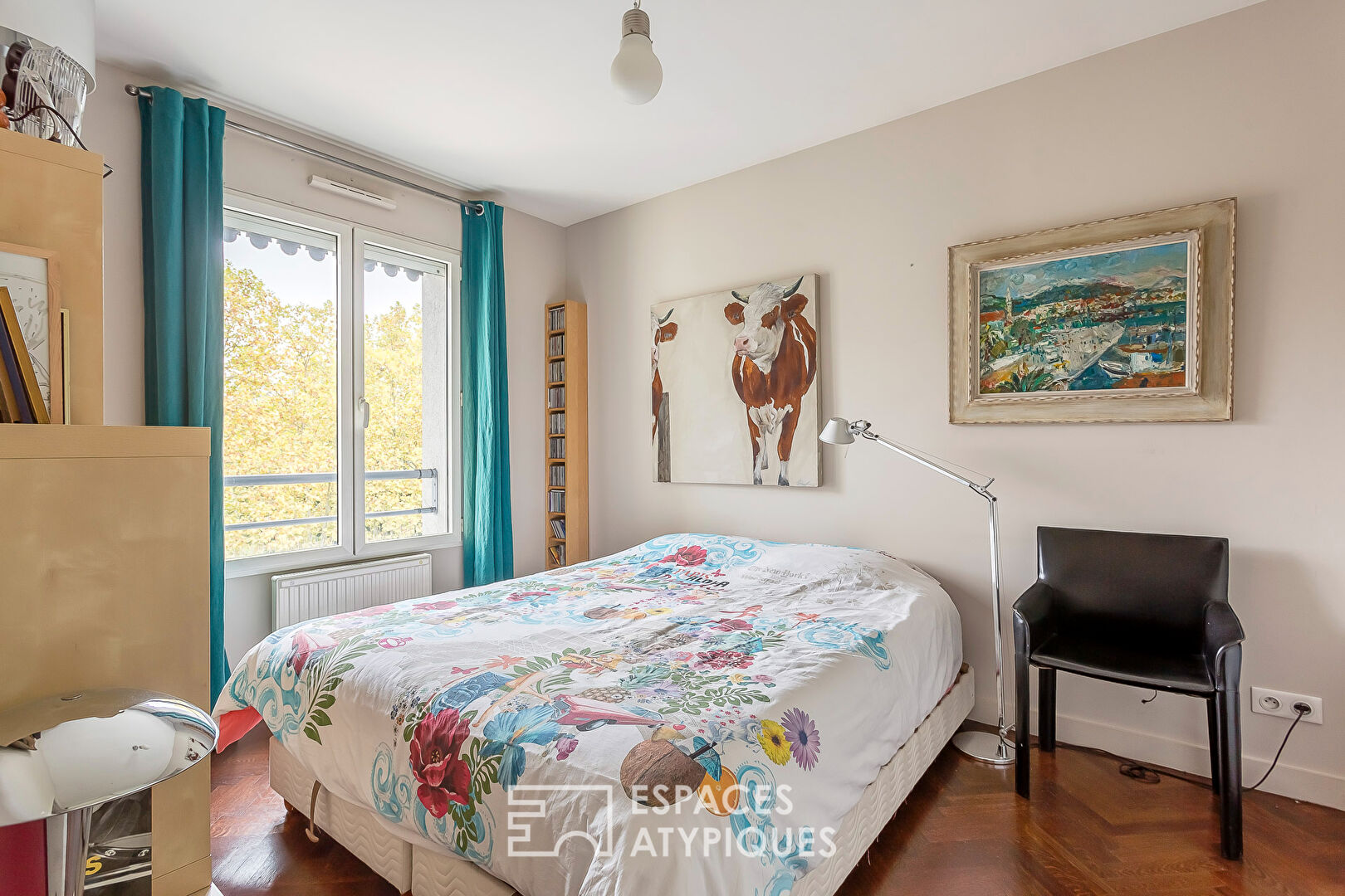 Renovated top floor apartment with terrace