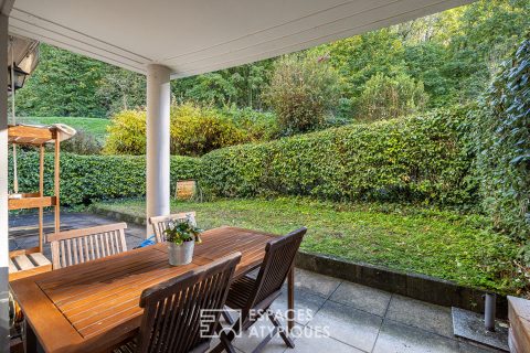 Residential garden level and terrace in Caluire