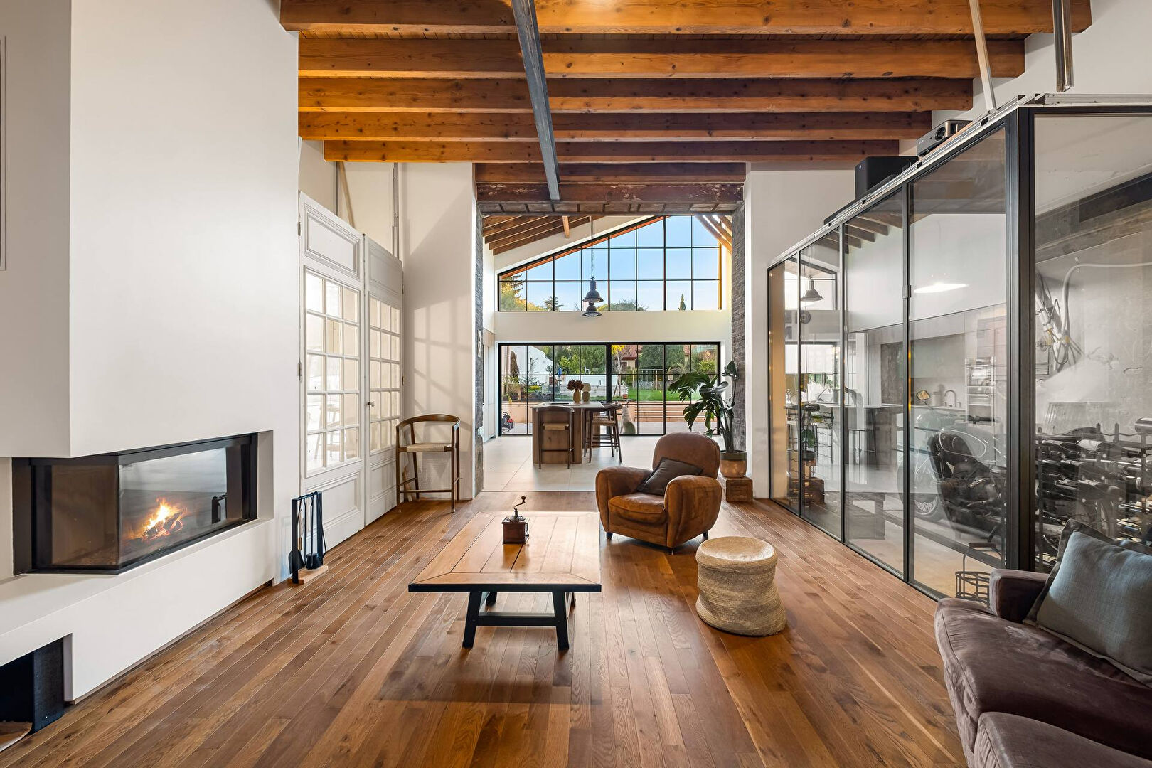 The rebirth of a factory into an architect-designed house in the heart of Charly