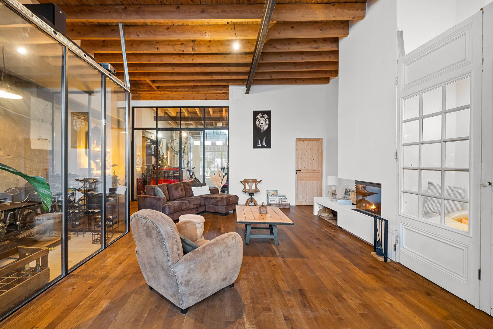 The rebirth of a factory into an architect-designed house in the heart of Charly