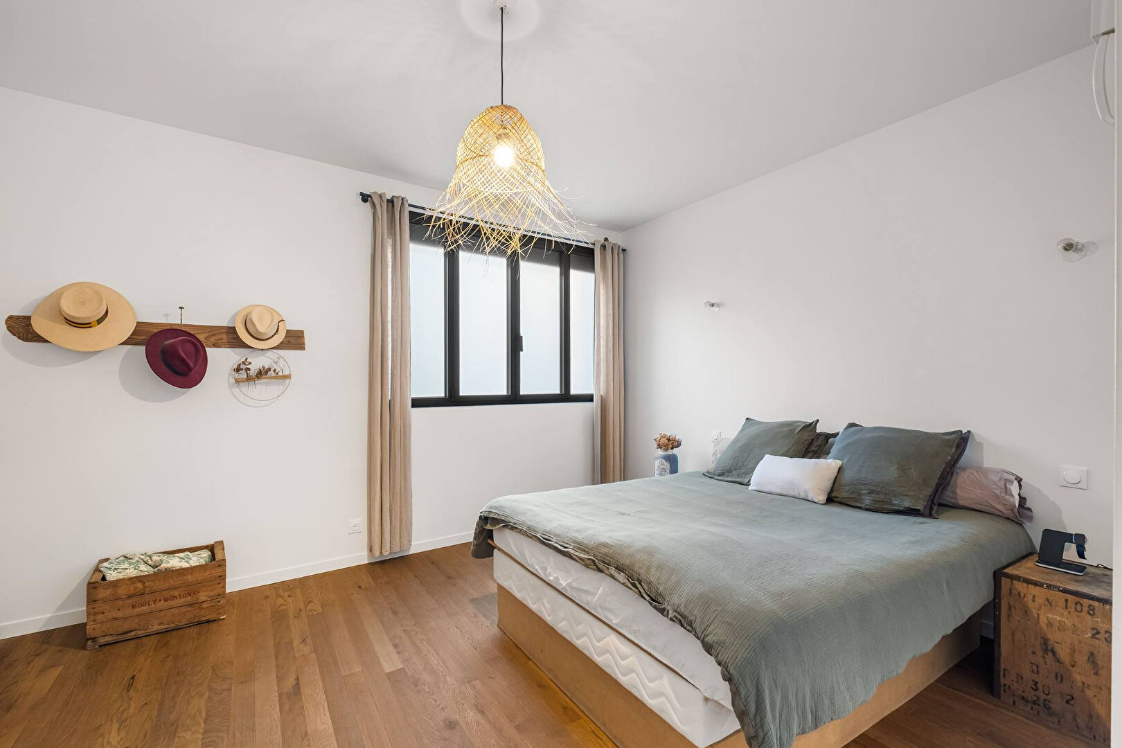 The rebirth of a factory into an architect-designed house in the heart of Charly