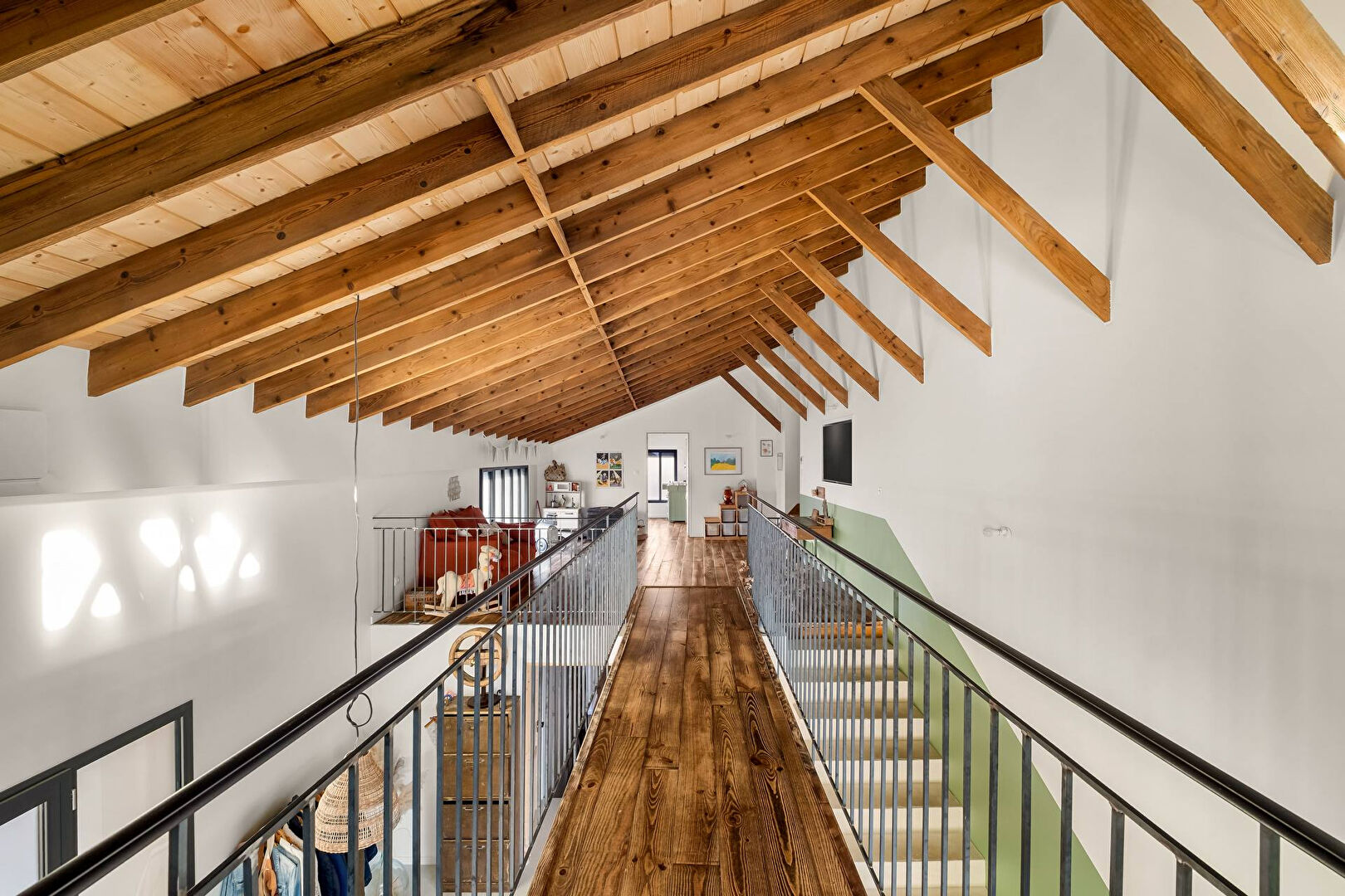 The rebirth of a factory into an architect-designed house in the heart of Charly