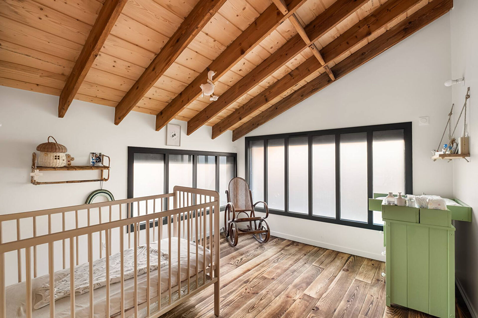 The rebirth of a factory into an architect-designed house in the heart of Charly