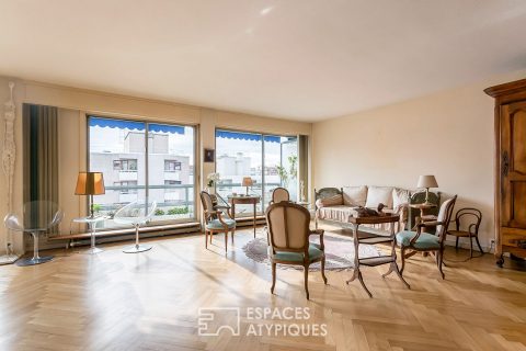 Appartement en dernier etage avec balcon, vue et stationnement