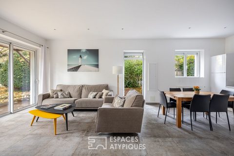 Old house with garden, completely renovated