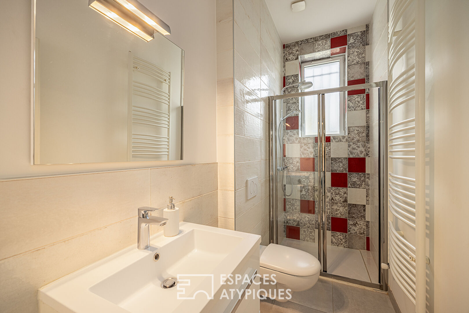 Old house with garden, completely renovated