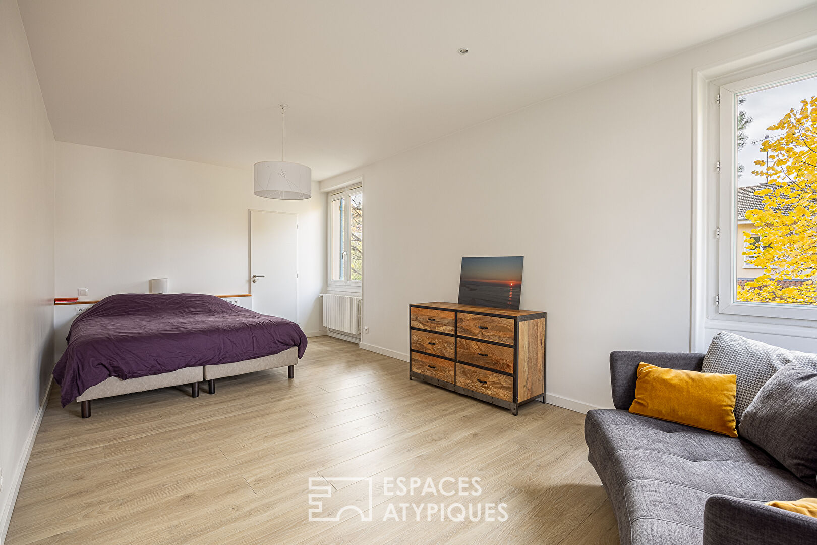 Old house with garden, completely renovated