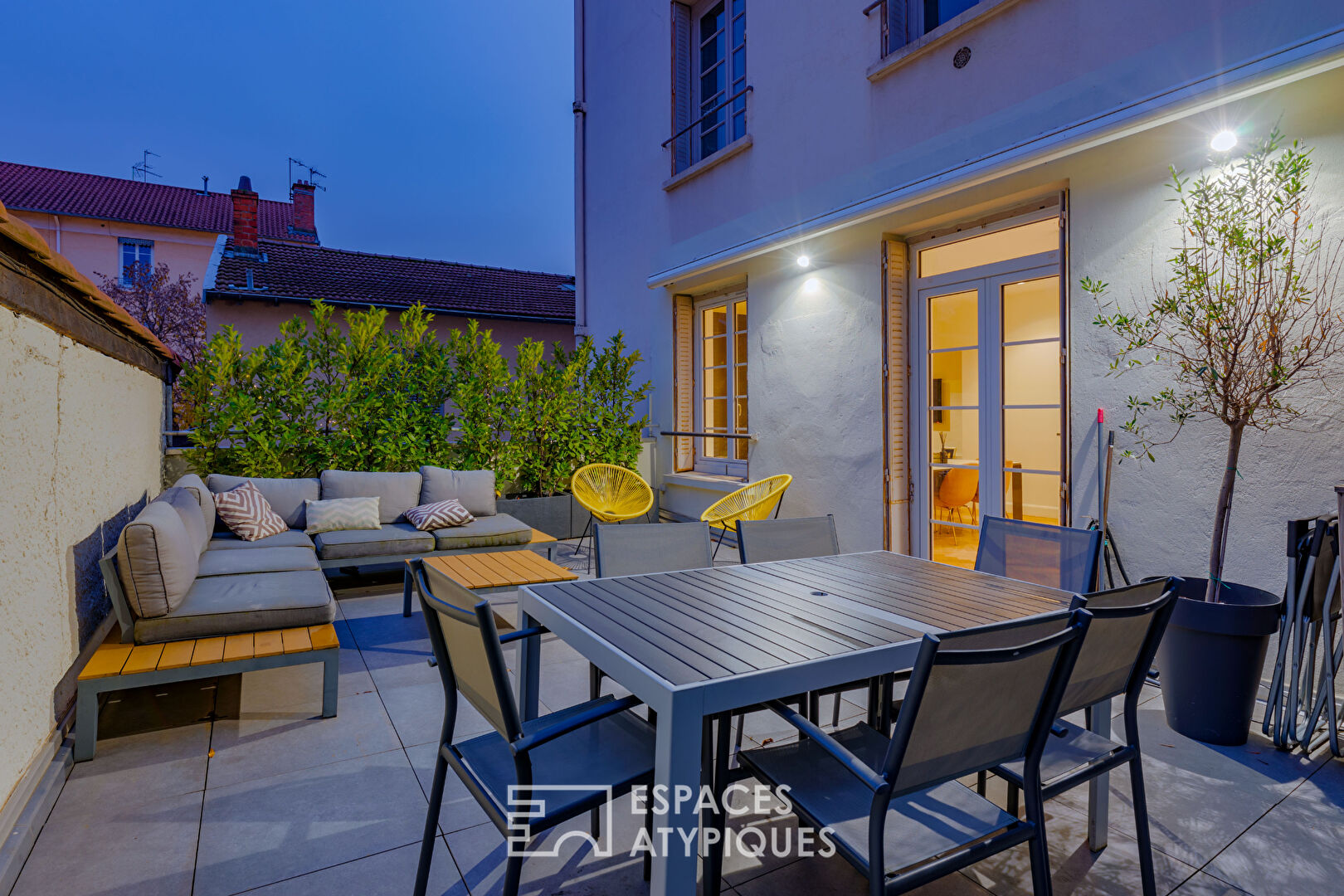Ancien rénové avec terrasse plein ciel coeur Montchat