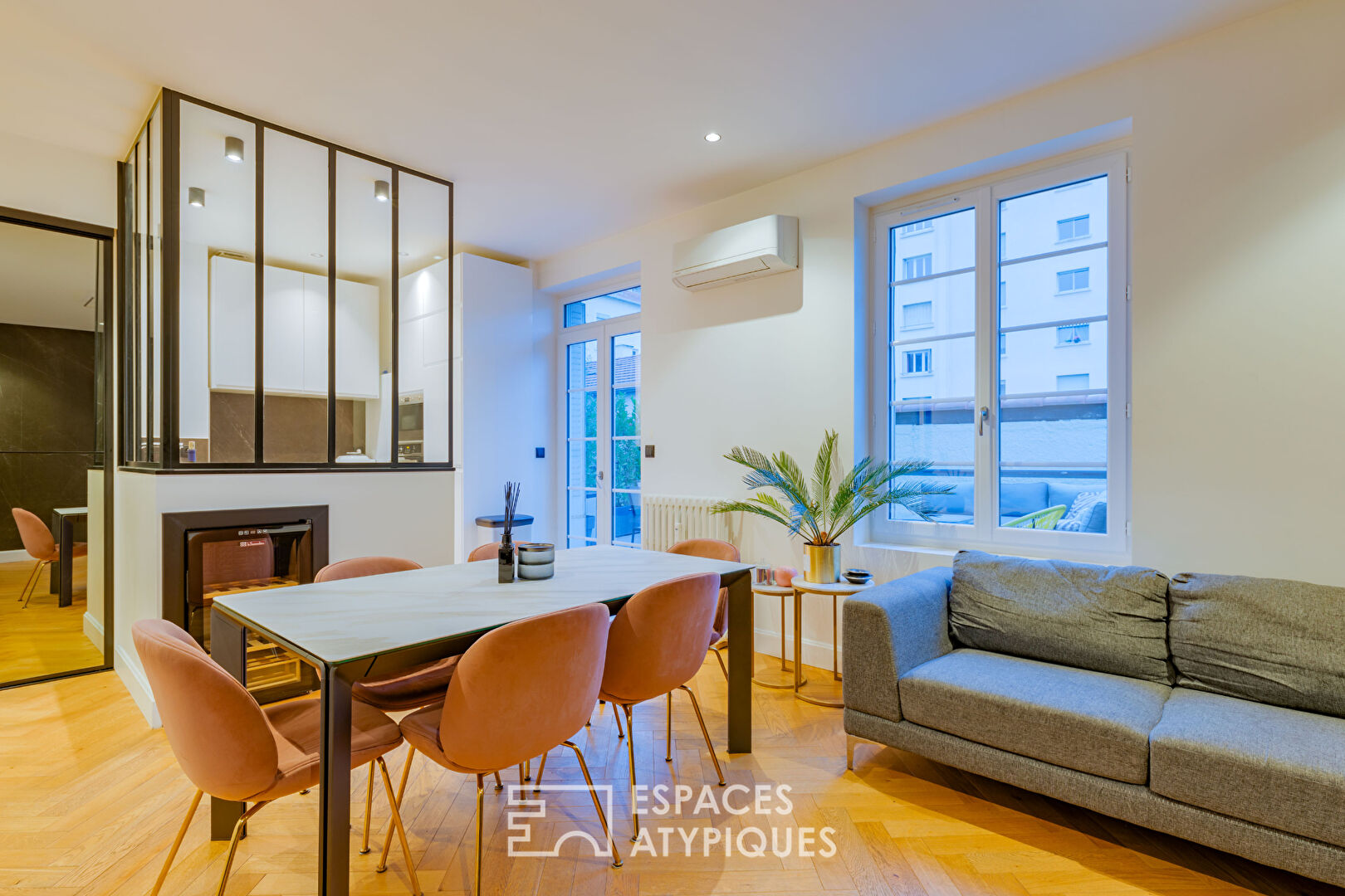 Ancien rénové avec terrasse plein ciel coeur Montchat