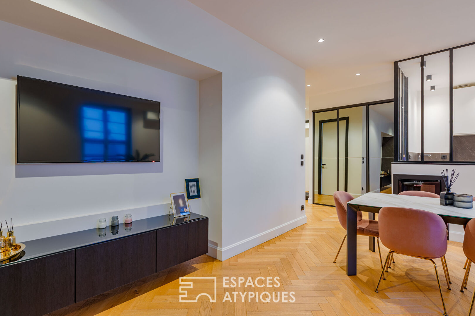 Ancien rénové avec terrasse plein ciel coeur Montchat