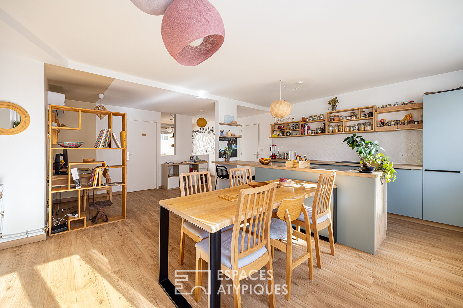 Appartement chaleureux rénové avec balcon à Raspail