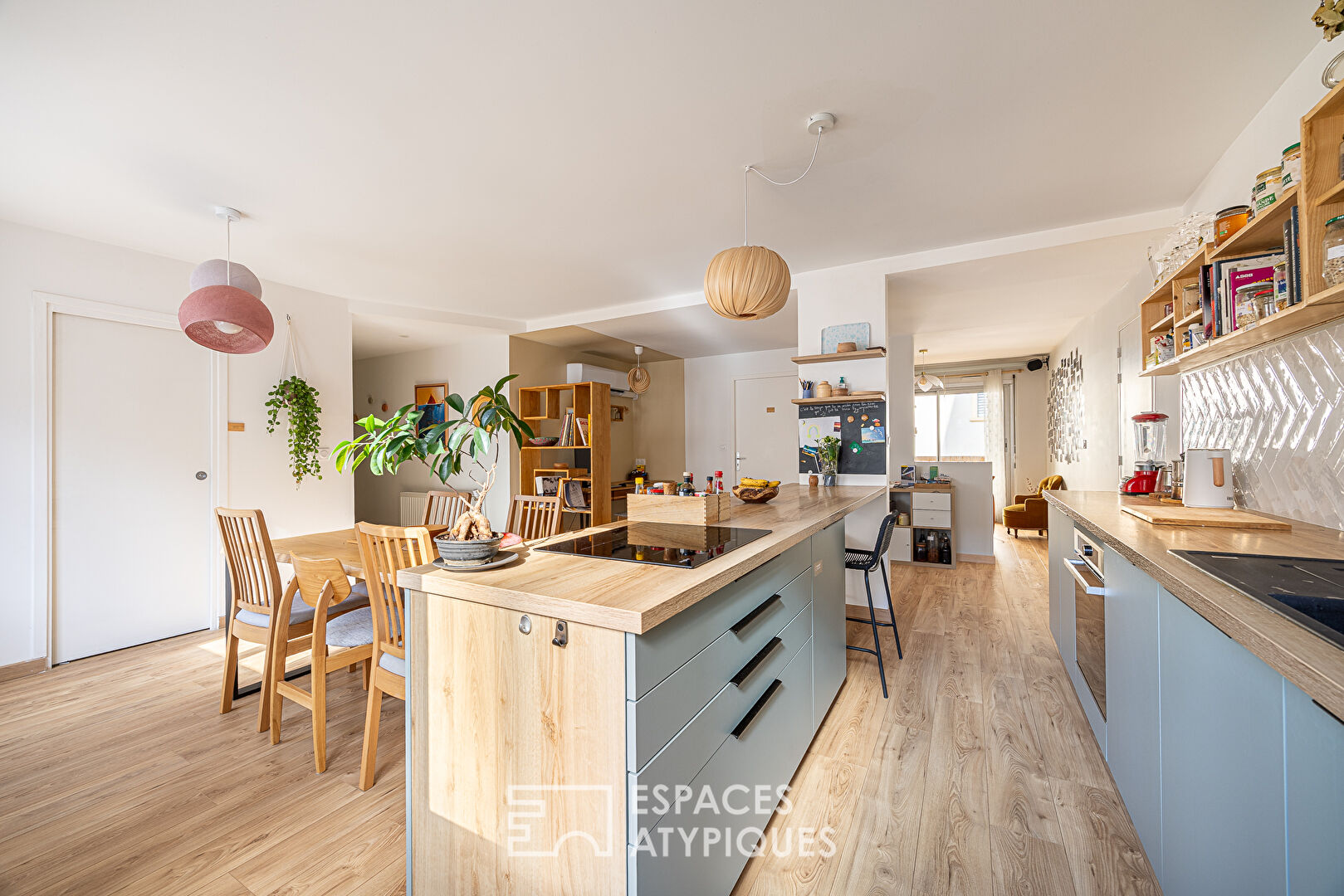 Appartement chaleureux rénové avec balcon à Raspail