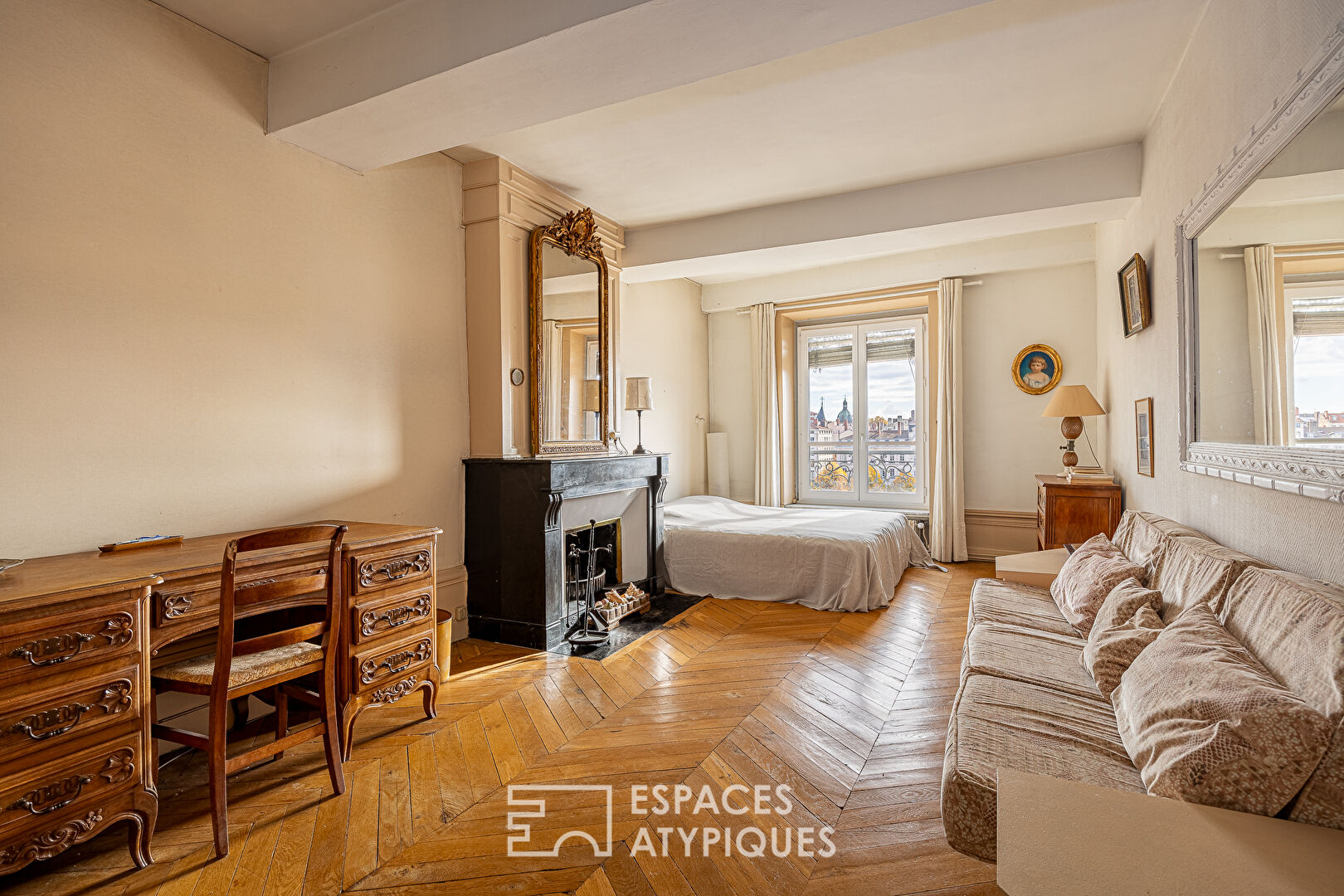 Bourgeois en dernier étage avec vue imprenable sur la Place Bellecour