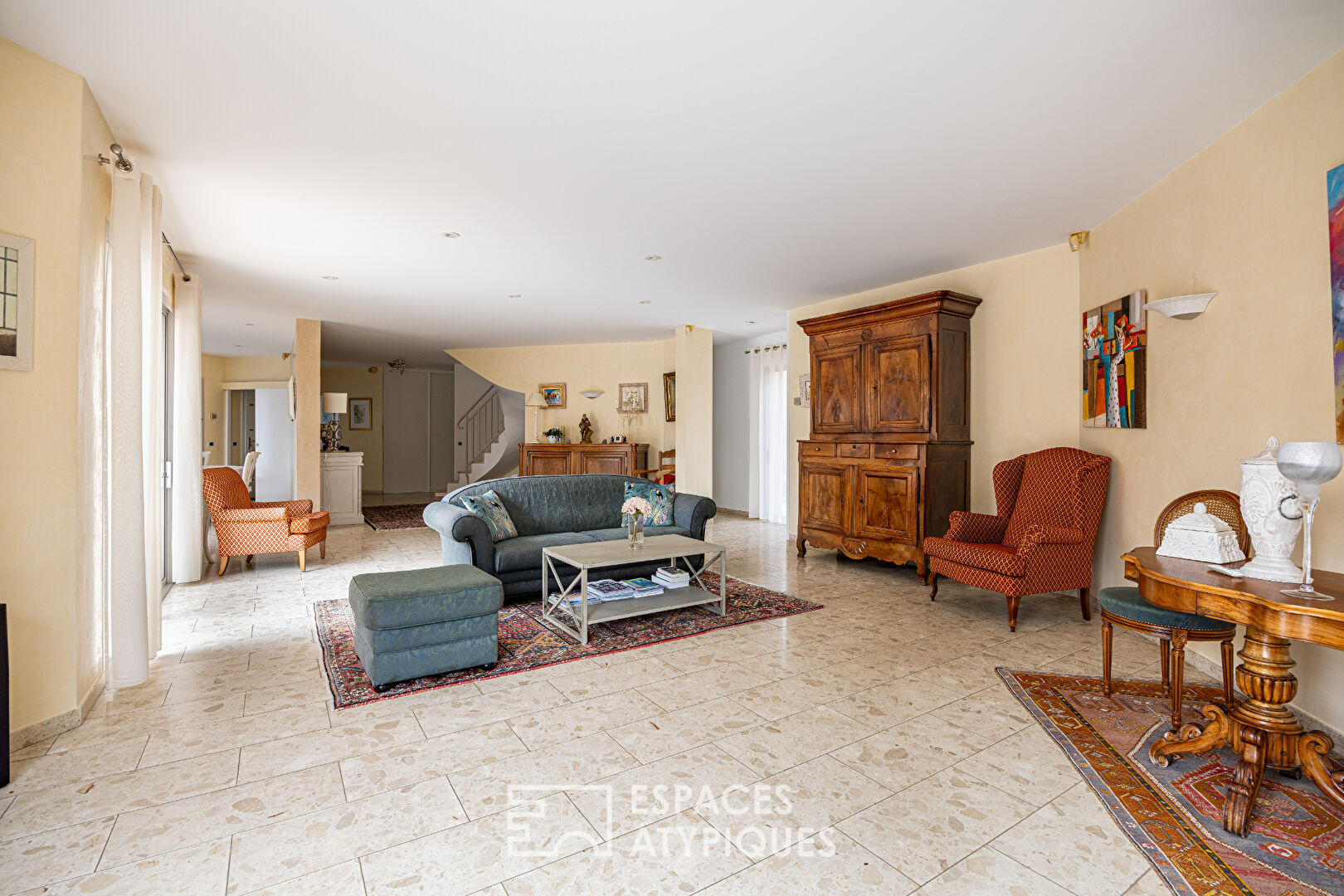 Architect-designed villa in Chassieu le Haut