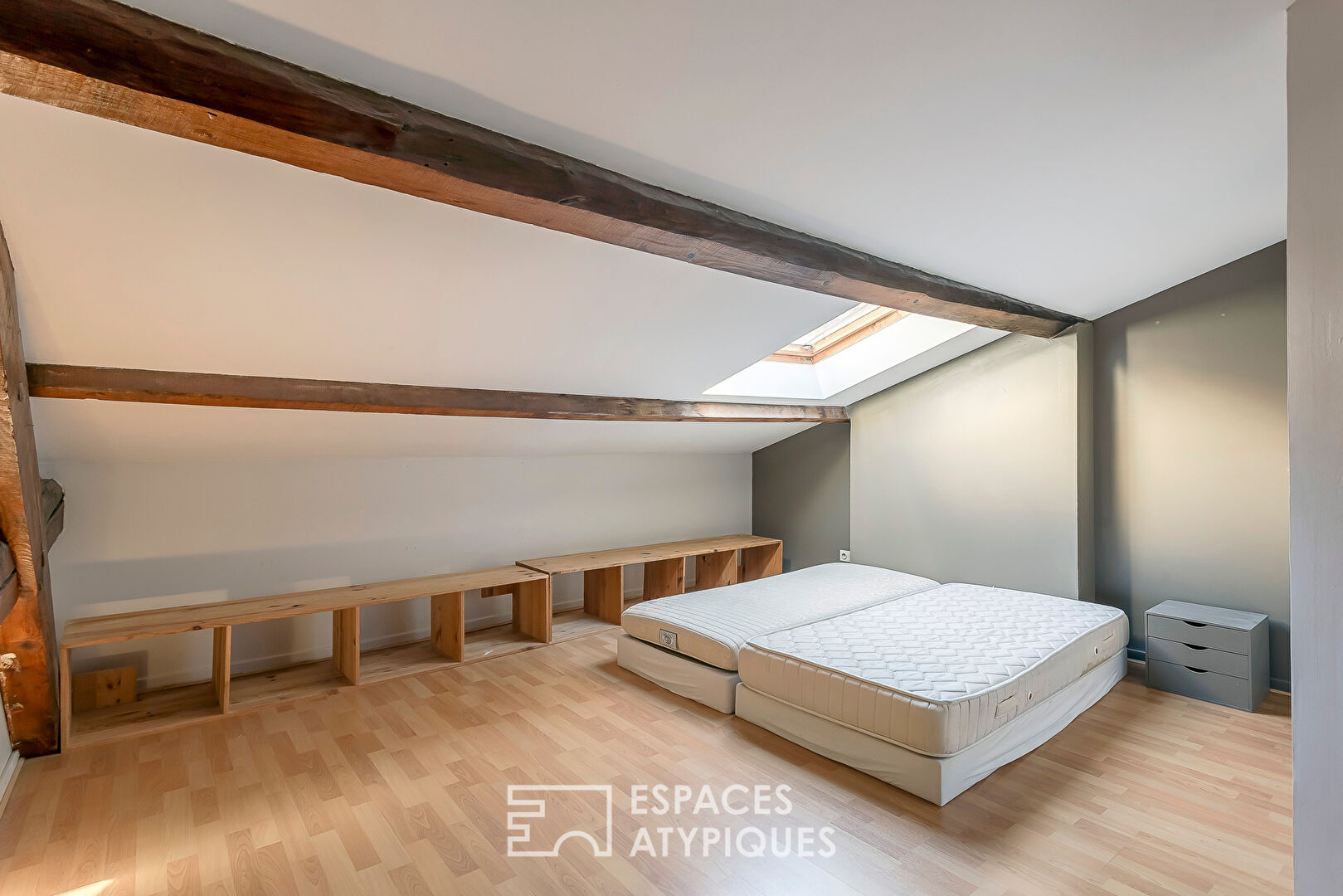 Duplex en dernier etage au coeur de la Préfecture