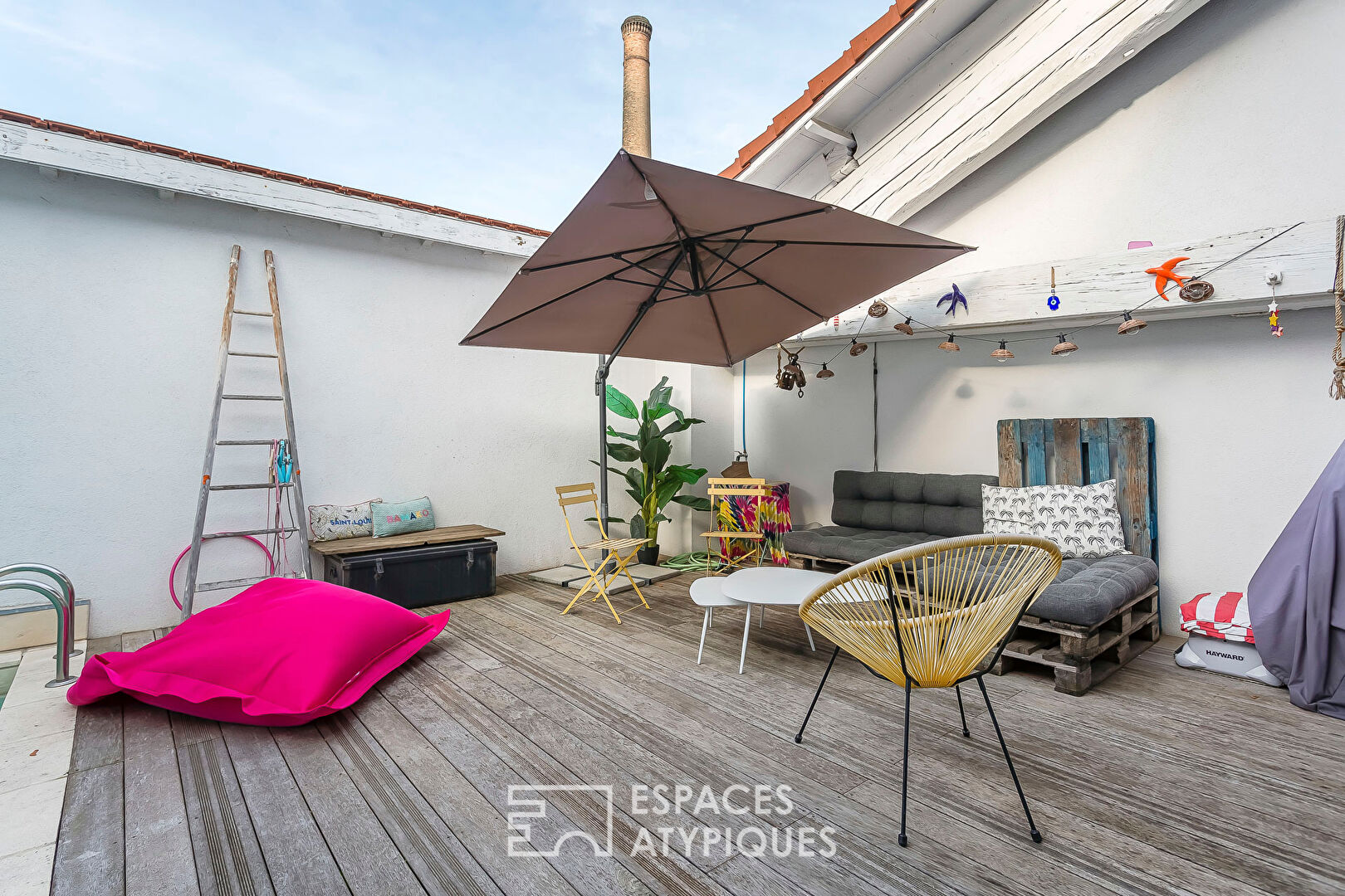 Duplex familial avec terrasse et piscine au calme absolu