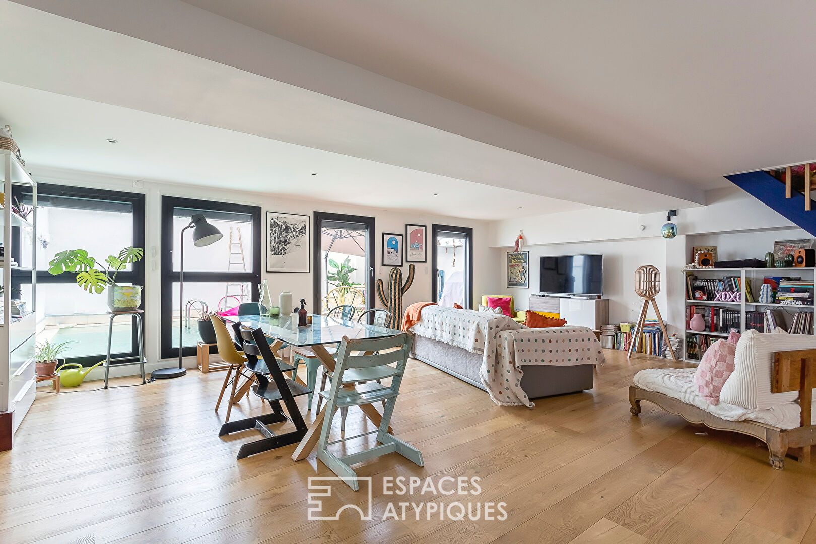 Duplex familial avec terrasse et piscine au calme absolu