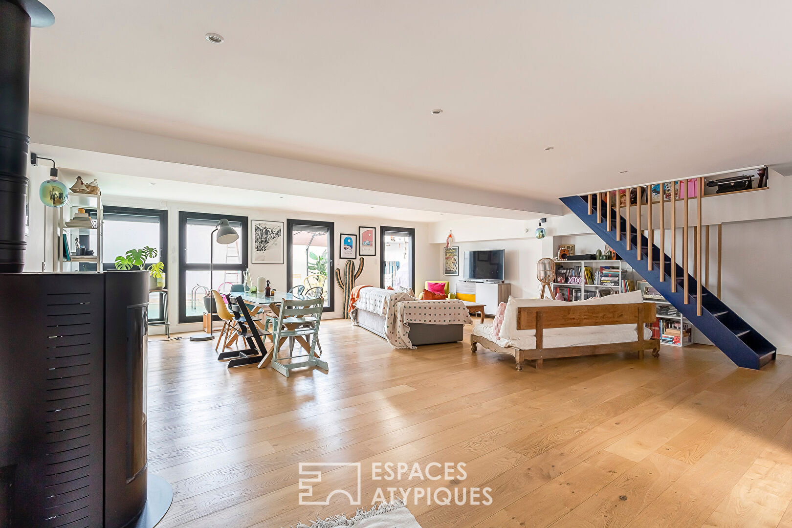 Duplex familial avec terrasse et piscine au calme absolu