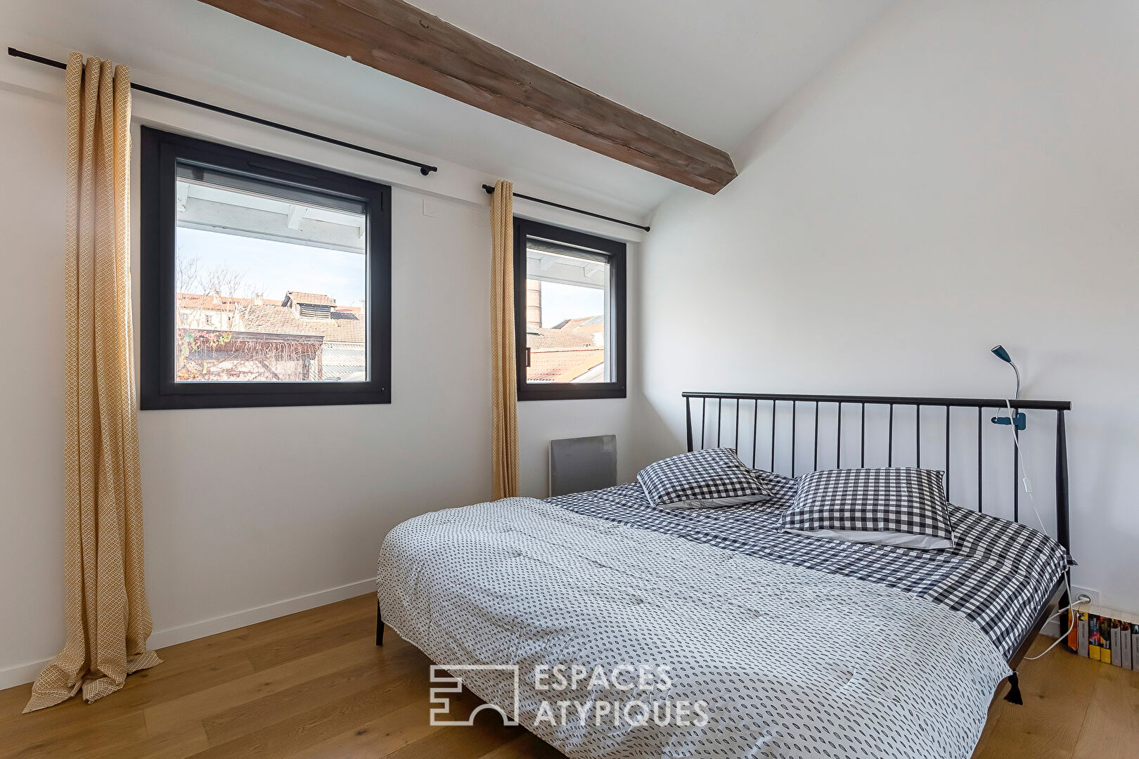 Duplex familial avec terrasse et piscine au calme absolu