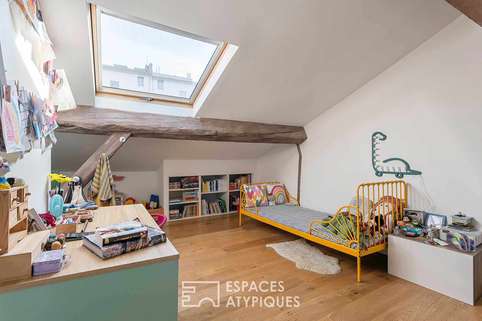 Duplex familial avec terrasse et piscine au calme absolu