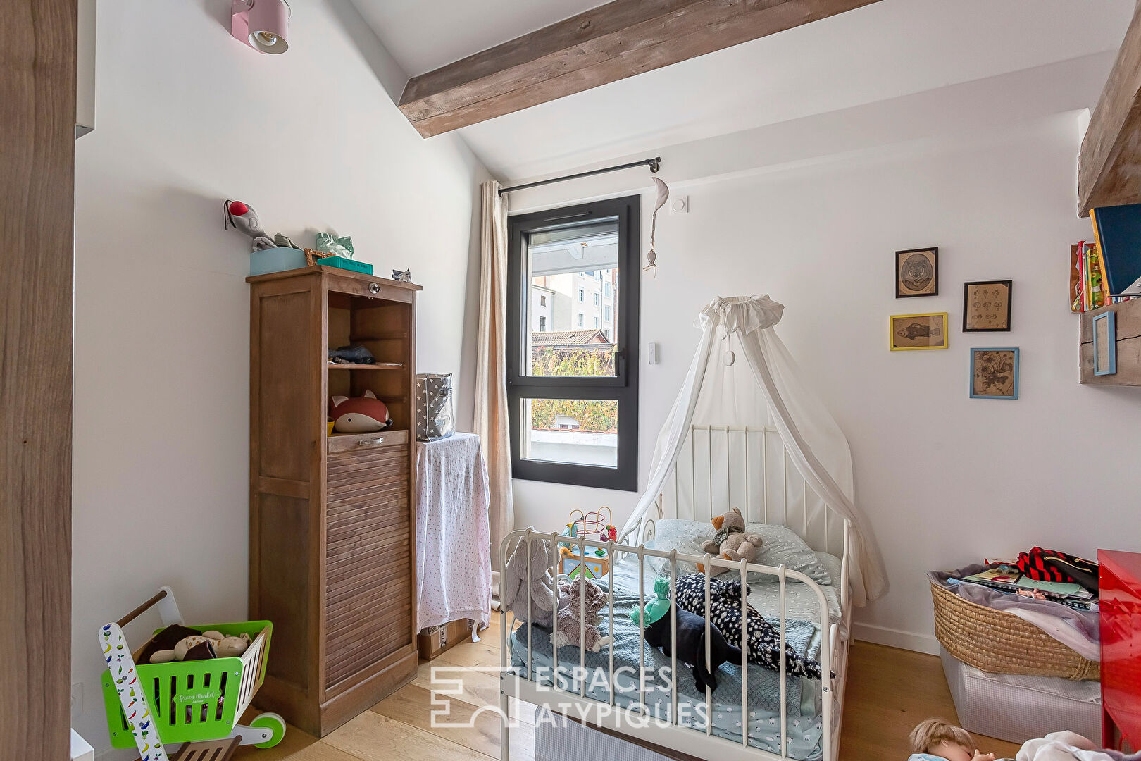 Duplex familial avec terrasse et piscine au calme absolu