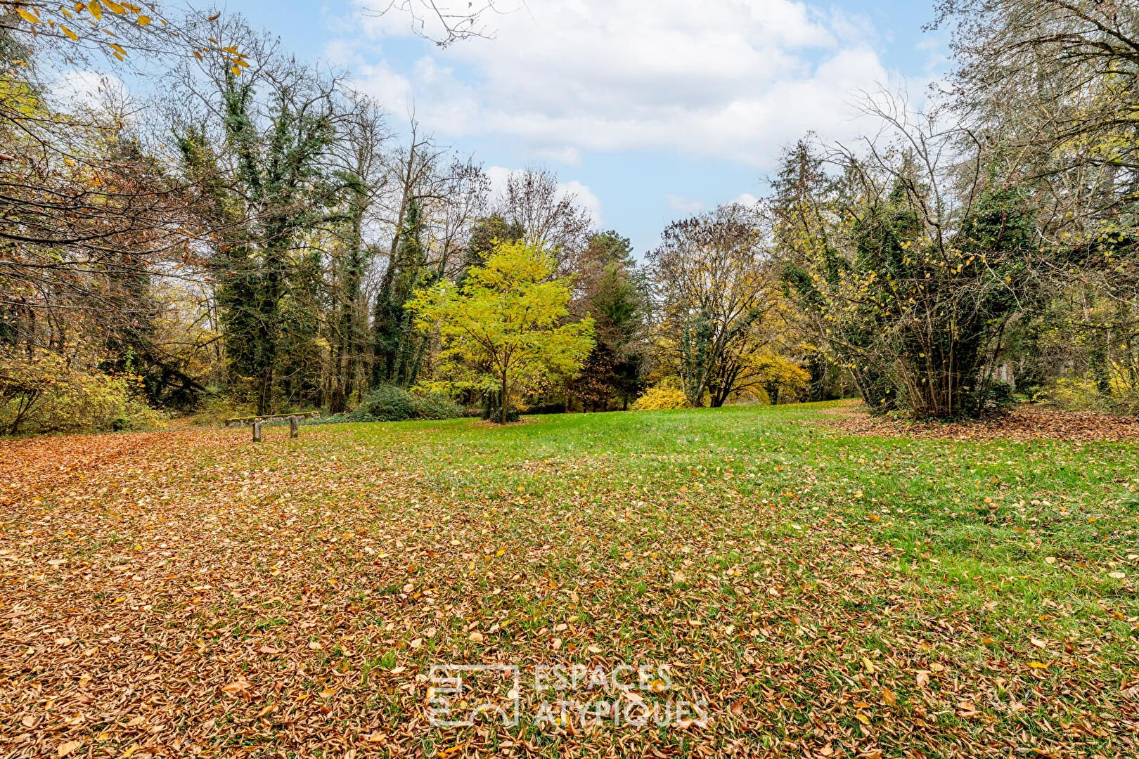 Maison de maître avec grandes dépendances