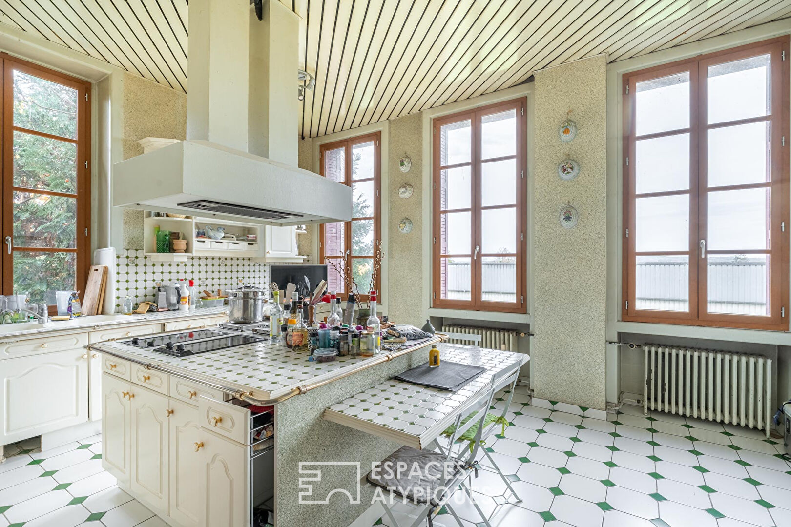 Maison de maître avec grandes dépendances