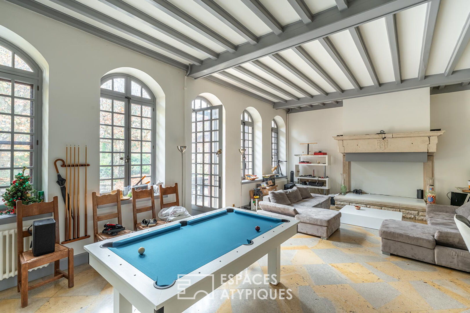 Maison de maître avec grandes dépendances