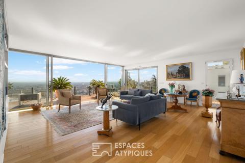 Toit-terrasse avec grandes terrasses et vue imprenable sur Lyon dans une résidence de standing