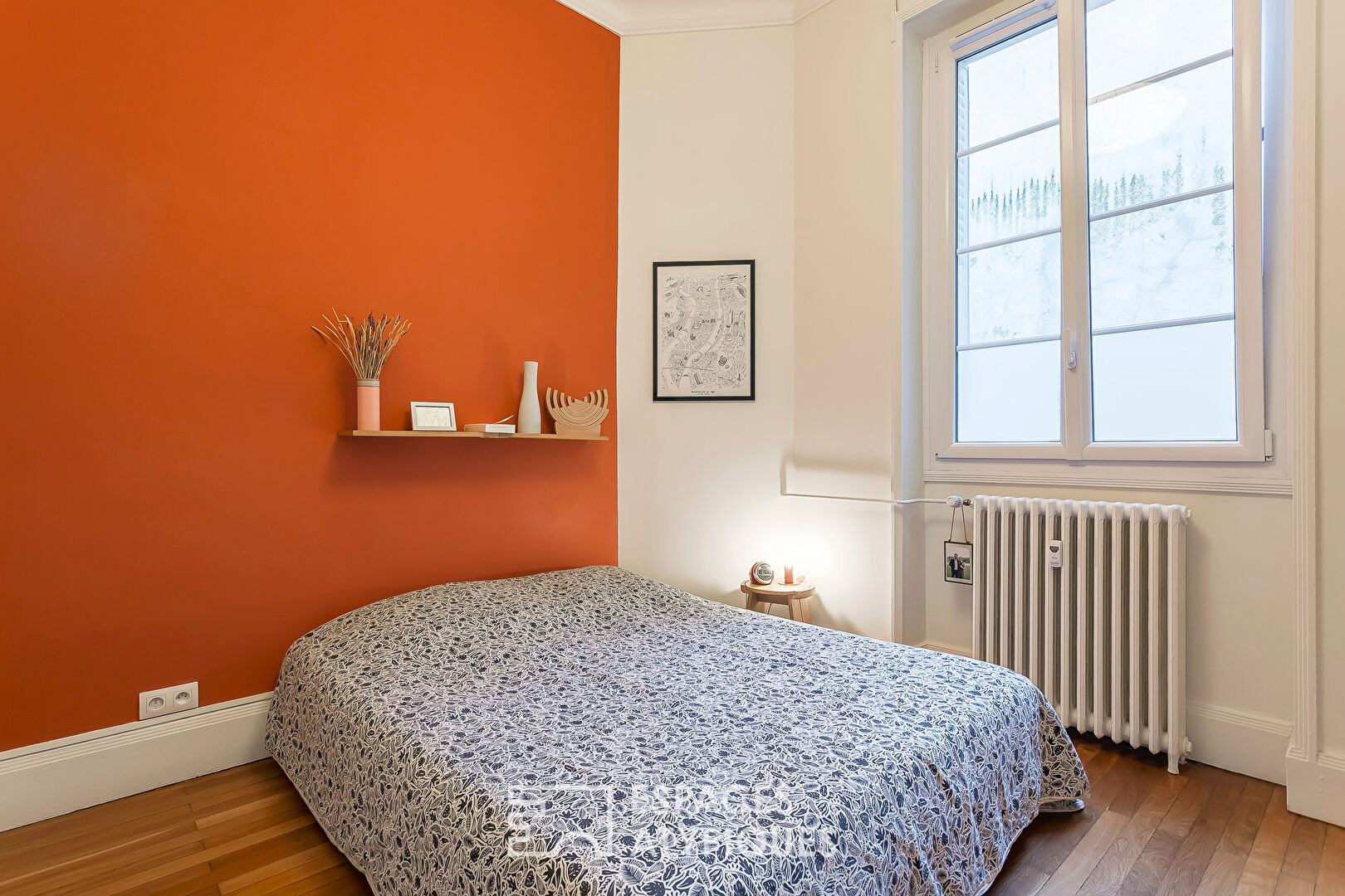 Ancien rénové à deux pas du métro