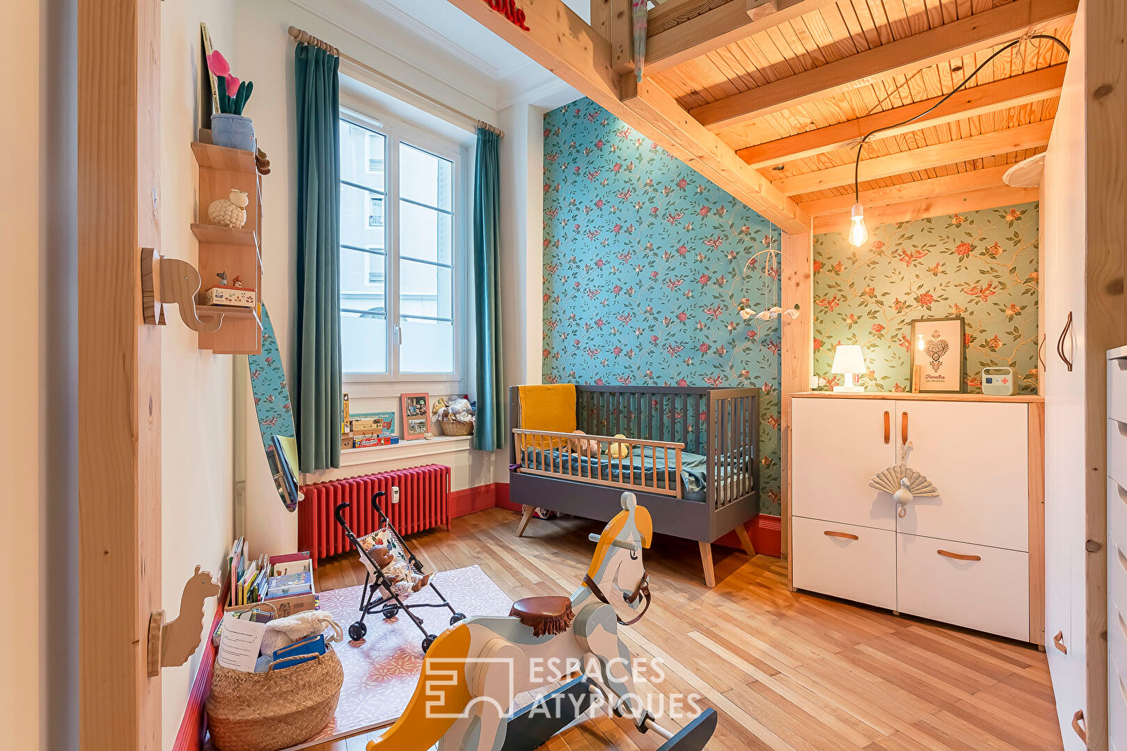 Ancien rénové à deux pas du métro