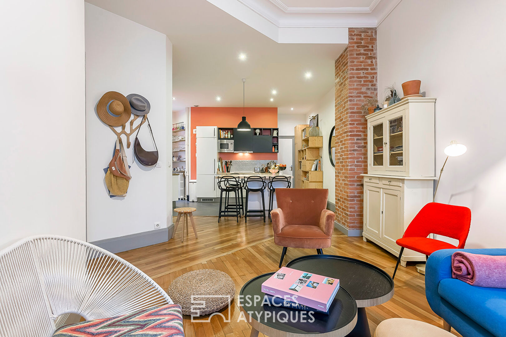 Ancien rénové à deux pas du métro