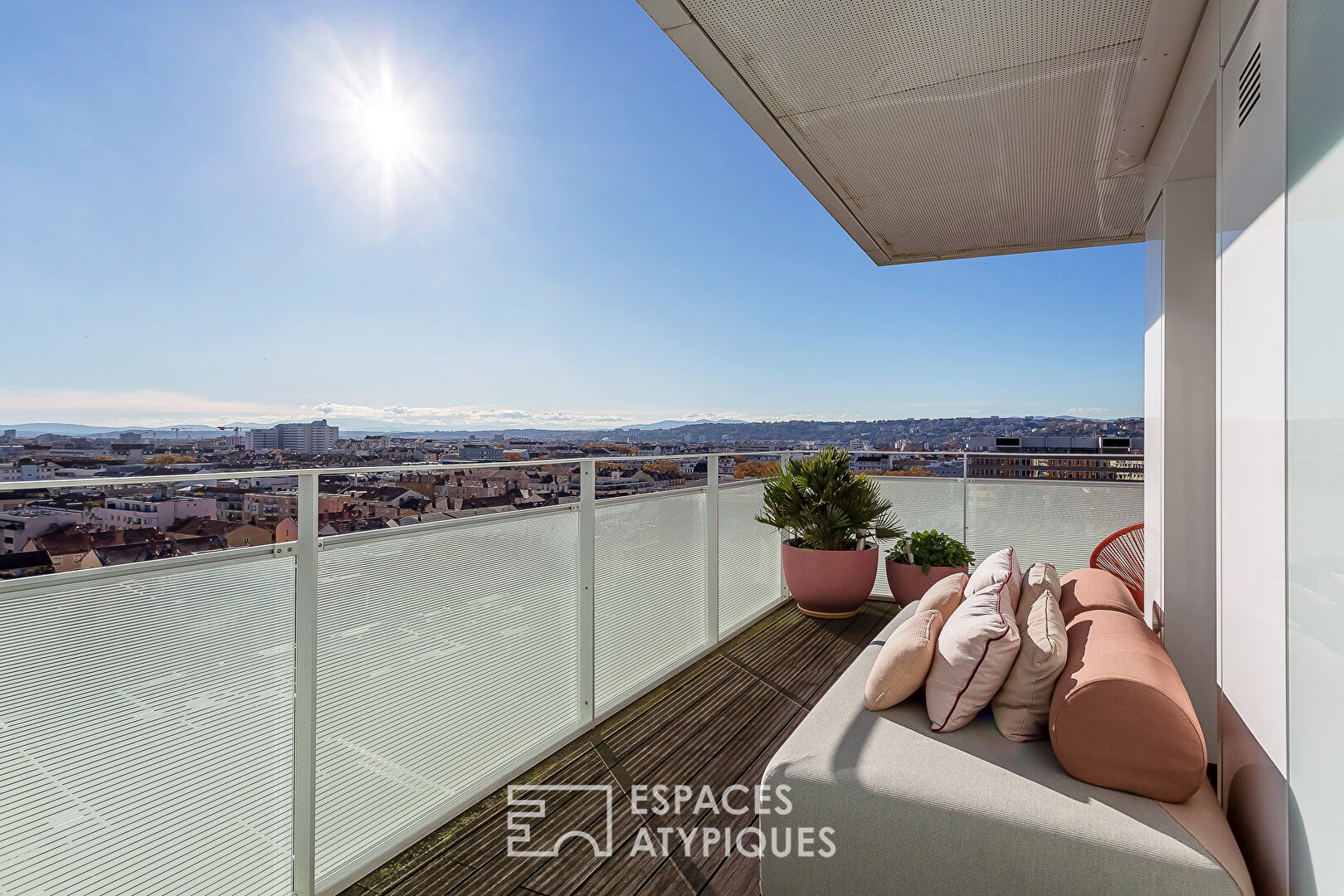 Exceptional apartment with terrace and views in Sky Avenue