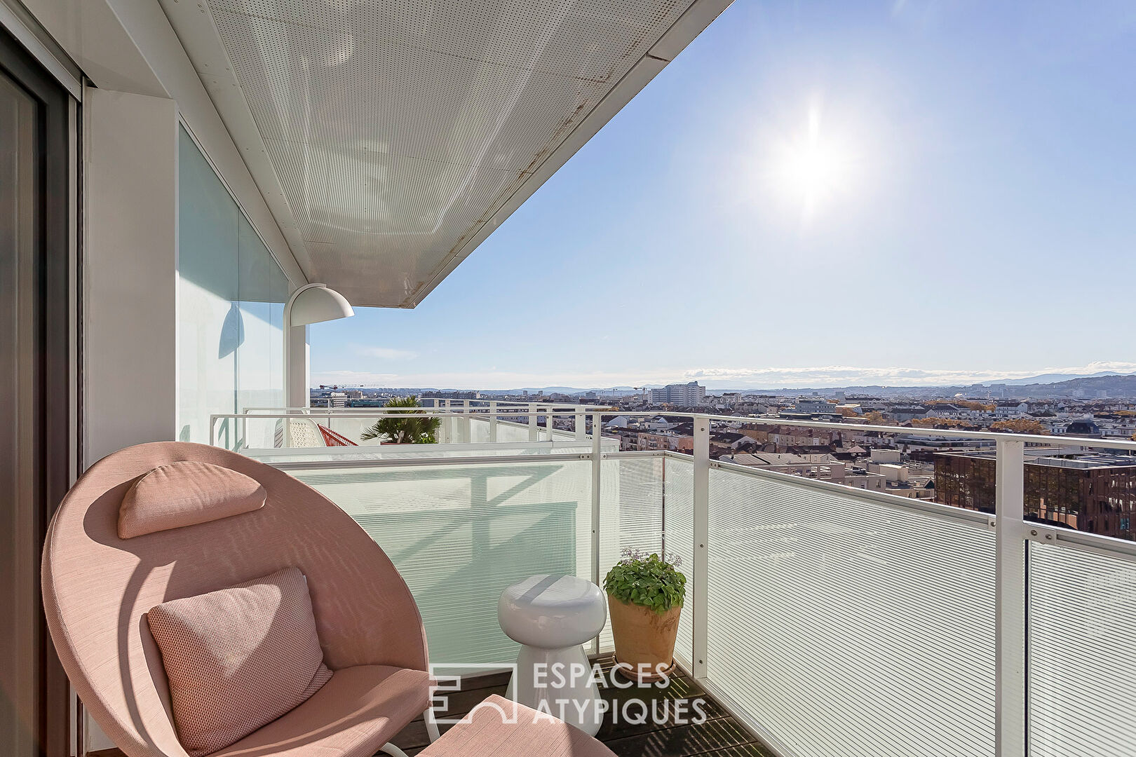 Exceptional apartment with terrace and views in Sky Avenue