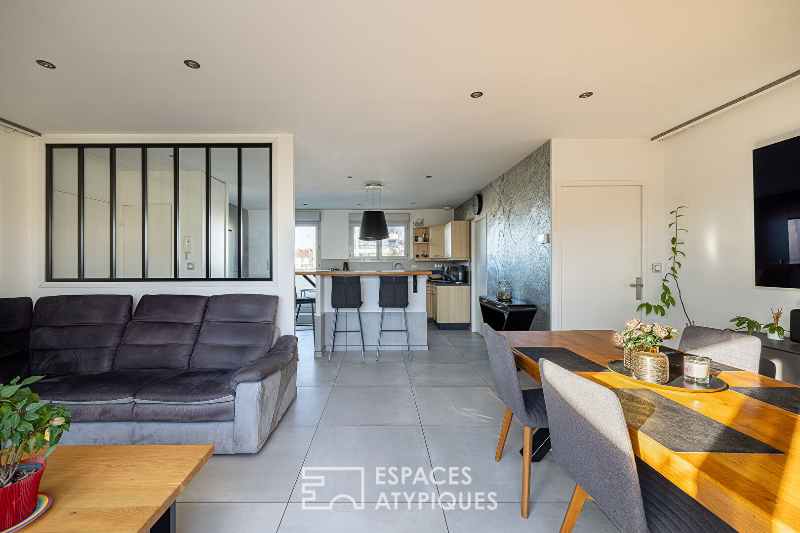 Penthouse lumineux avec deux terrasses paysagées et vue panoramique