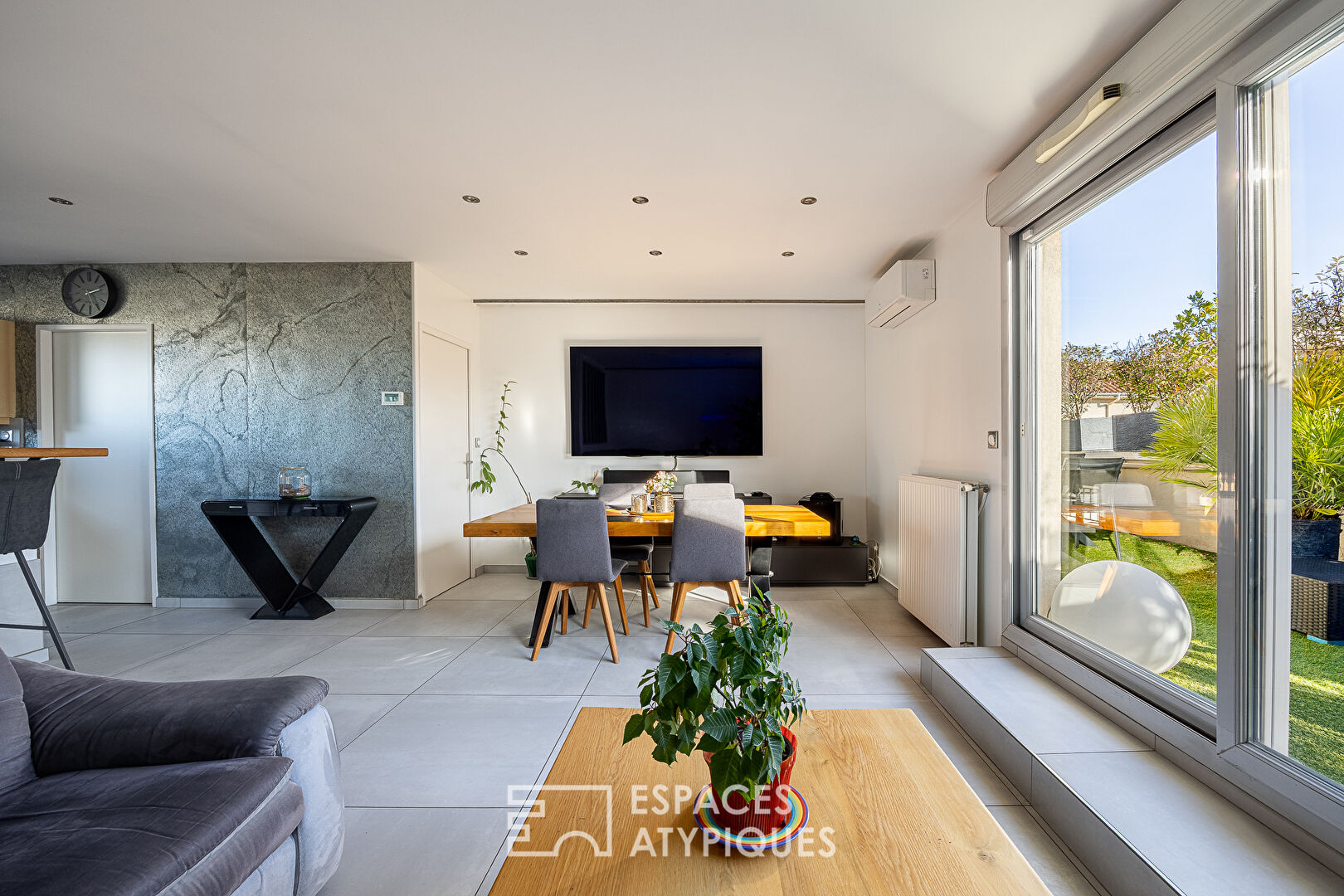 Penthouse lumineux avec deux terrasses paysagées et vue panoramique