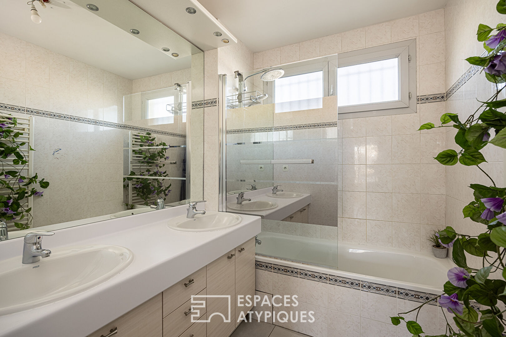 Penthouse lumineux avec deux terrasses paysagées et vue panoramique