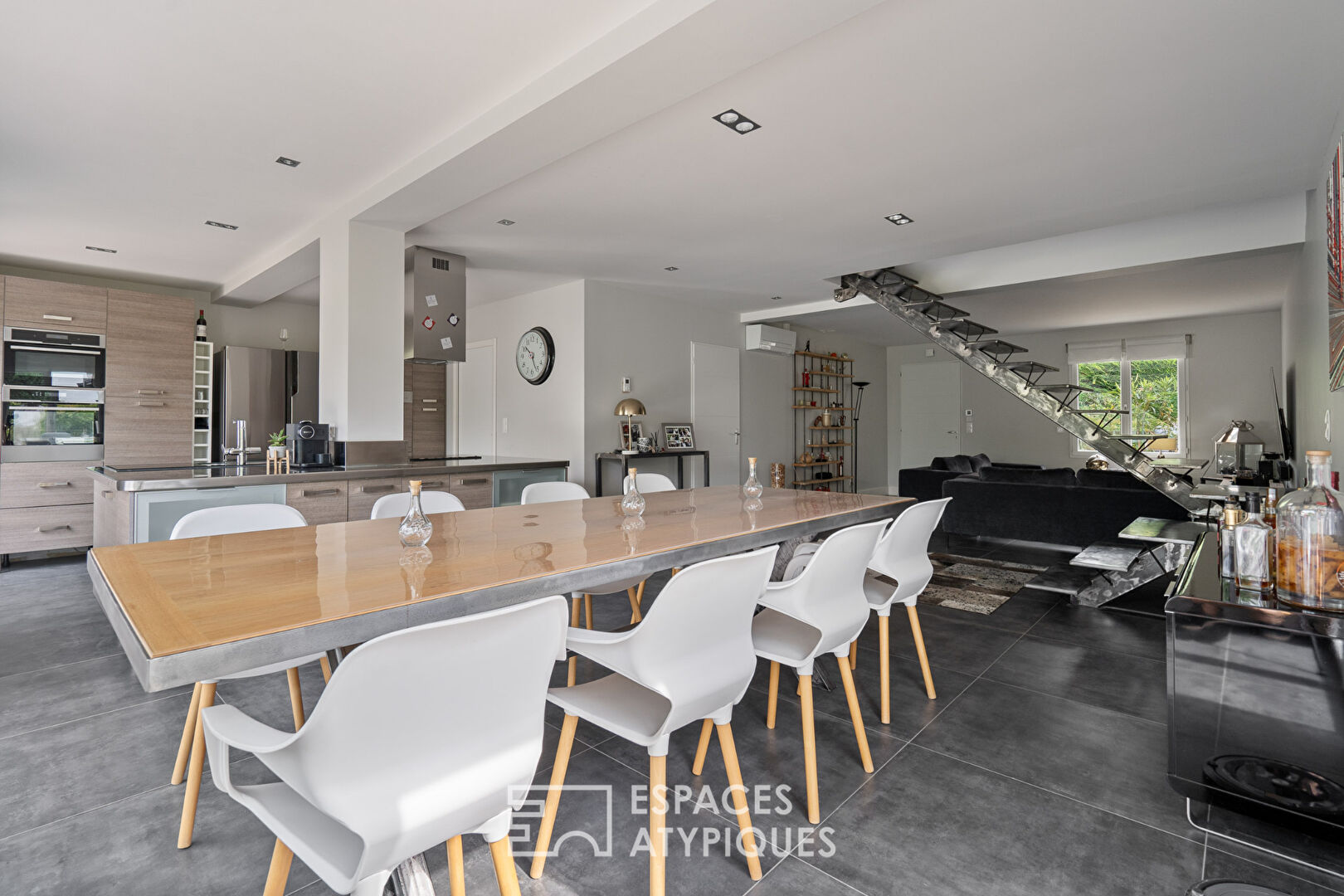 Maison contemporaine dans le vieux Collonges