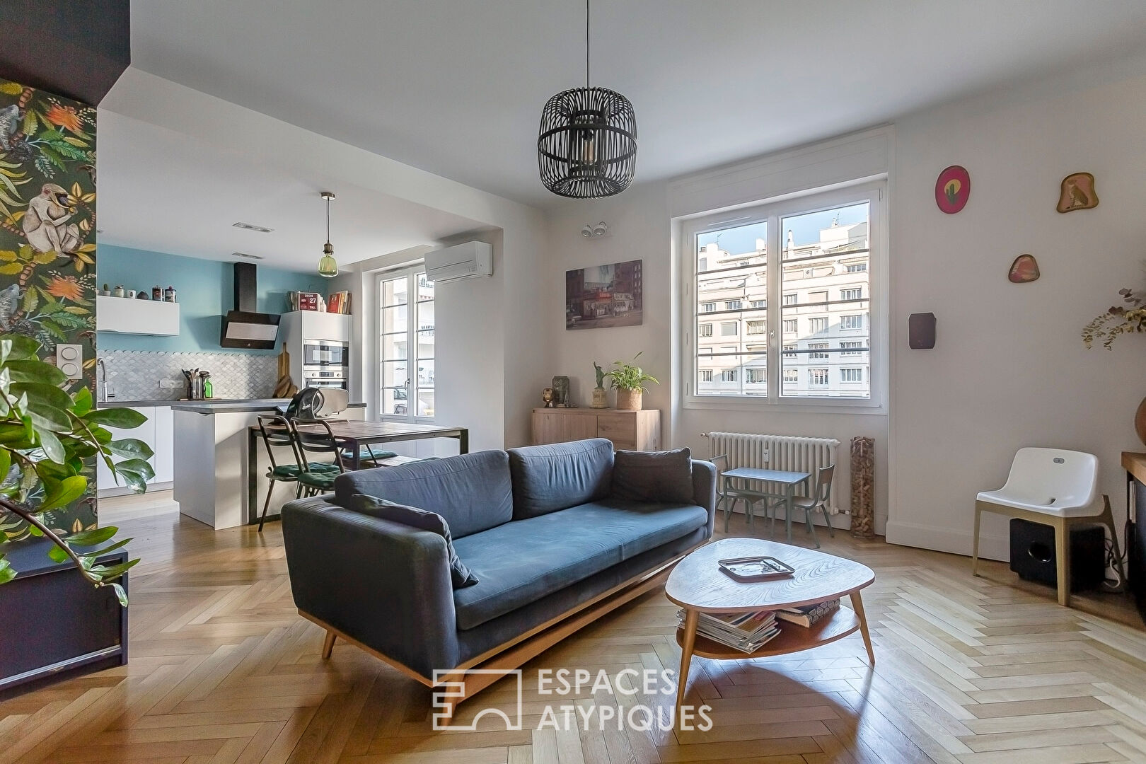 Bel ancien rénové avec deux balcons