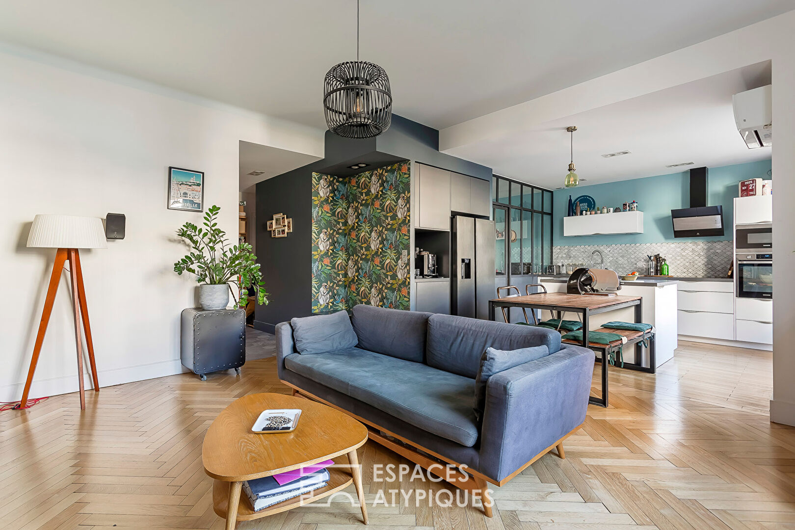 Bel ancien rénové avec deux balcons