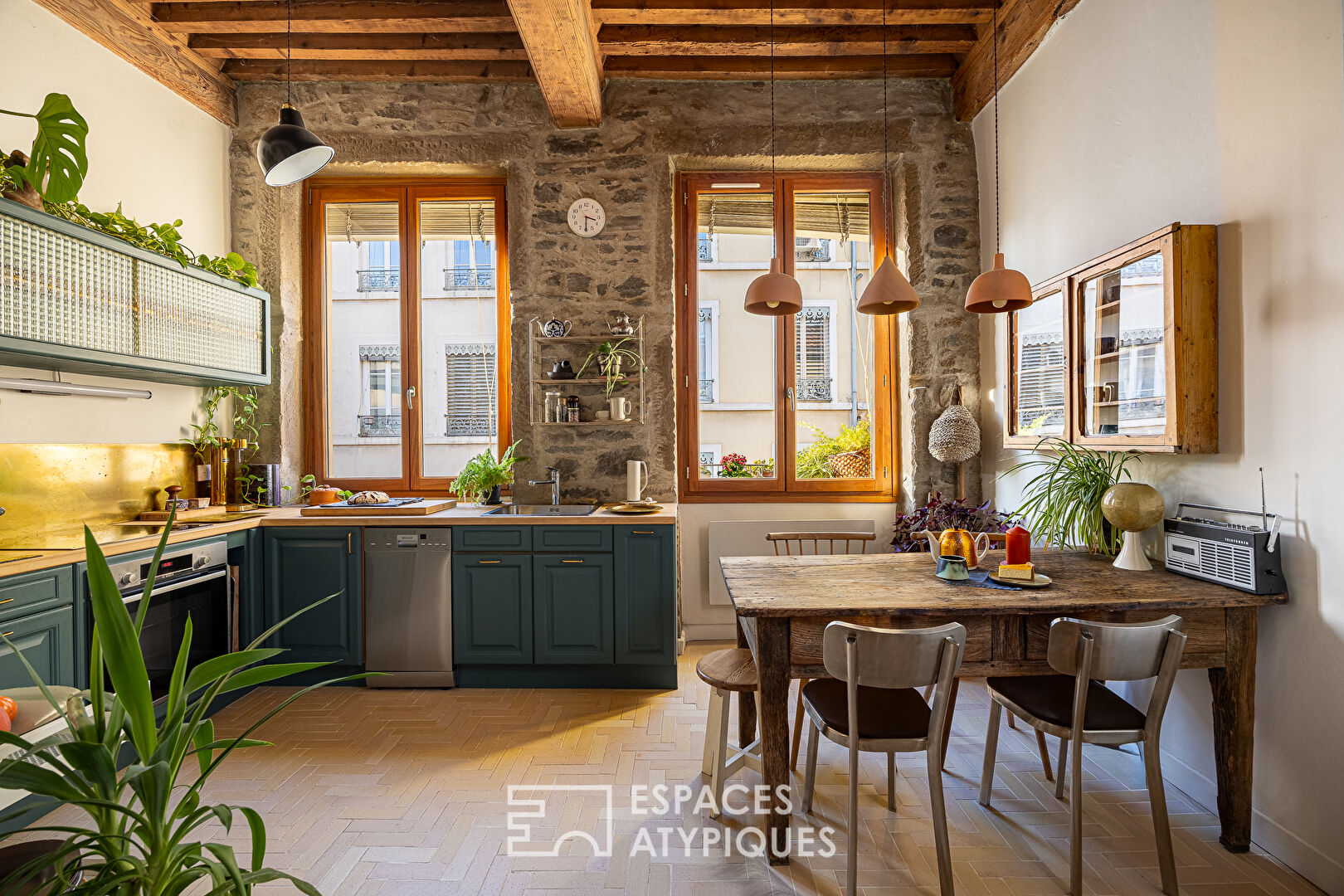 Ancien cosy à deux pas des quais