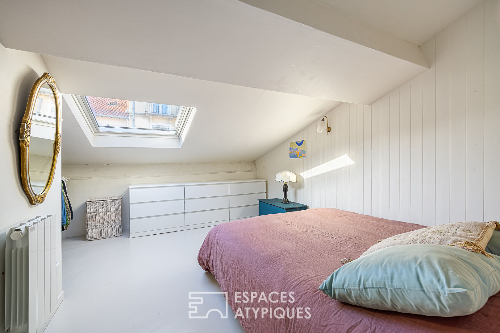 Ancien cosy à deux pas des quais