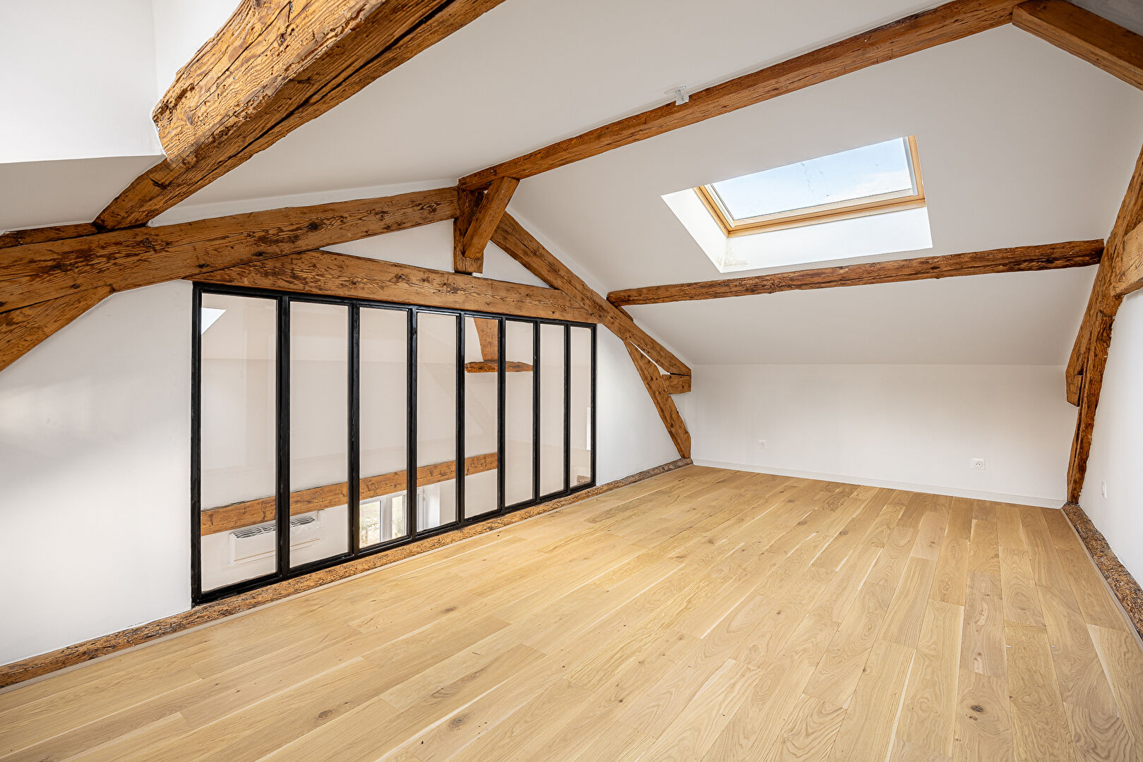 Un duplex comme une maison avec jardin et balcon