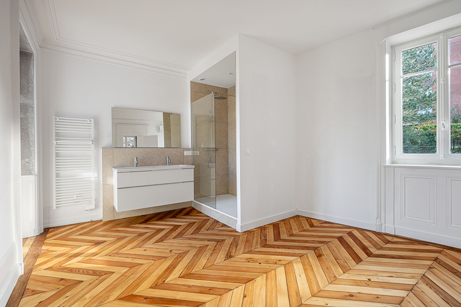 Un duplex comme une maison avec jardin et balcon