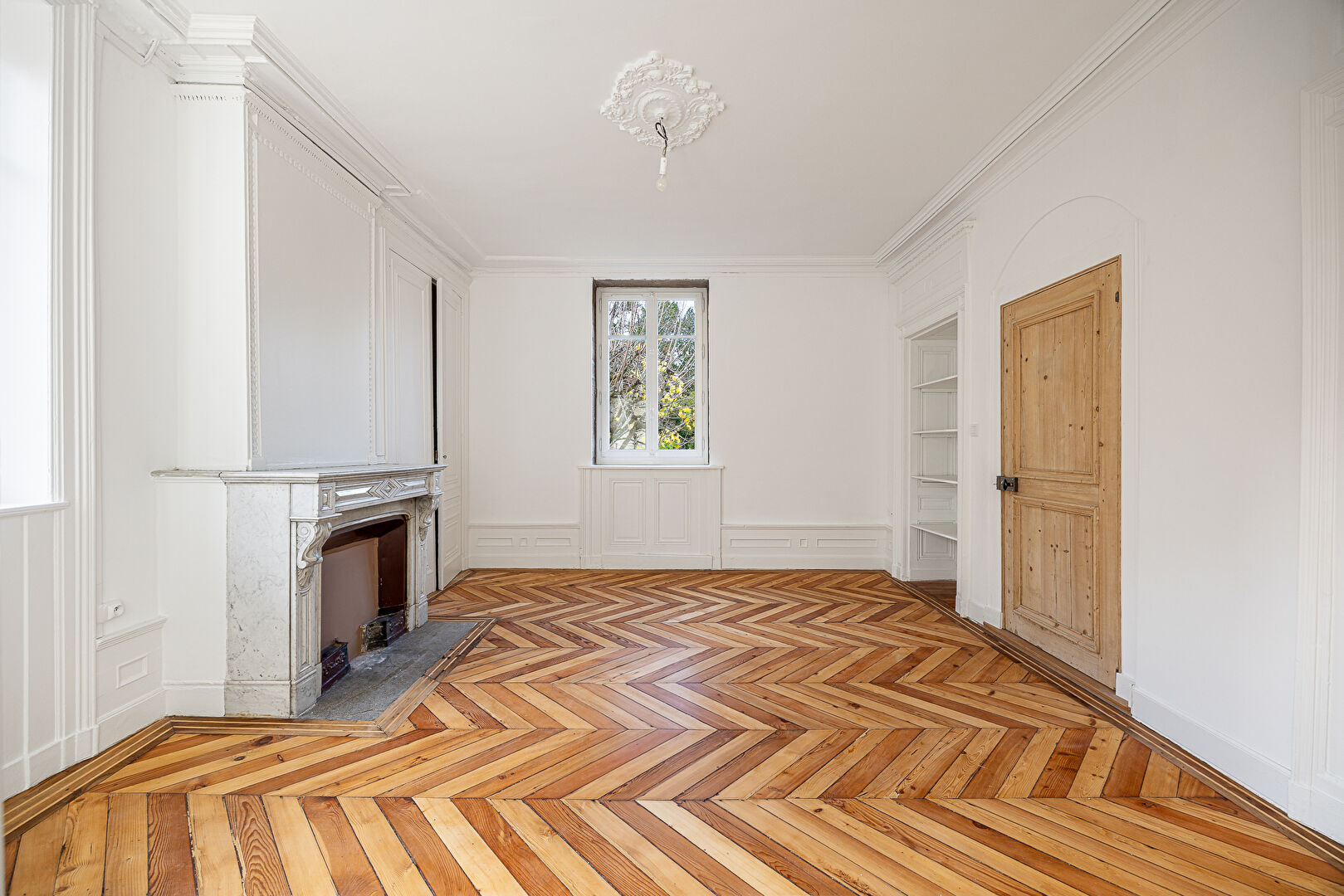 Un duplex comme une maison avec jardin et balcon