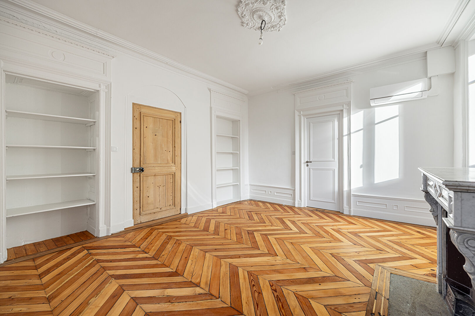 Un duplex comme une maison avec jardin et balcon