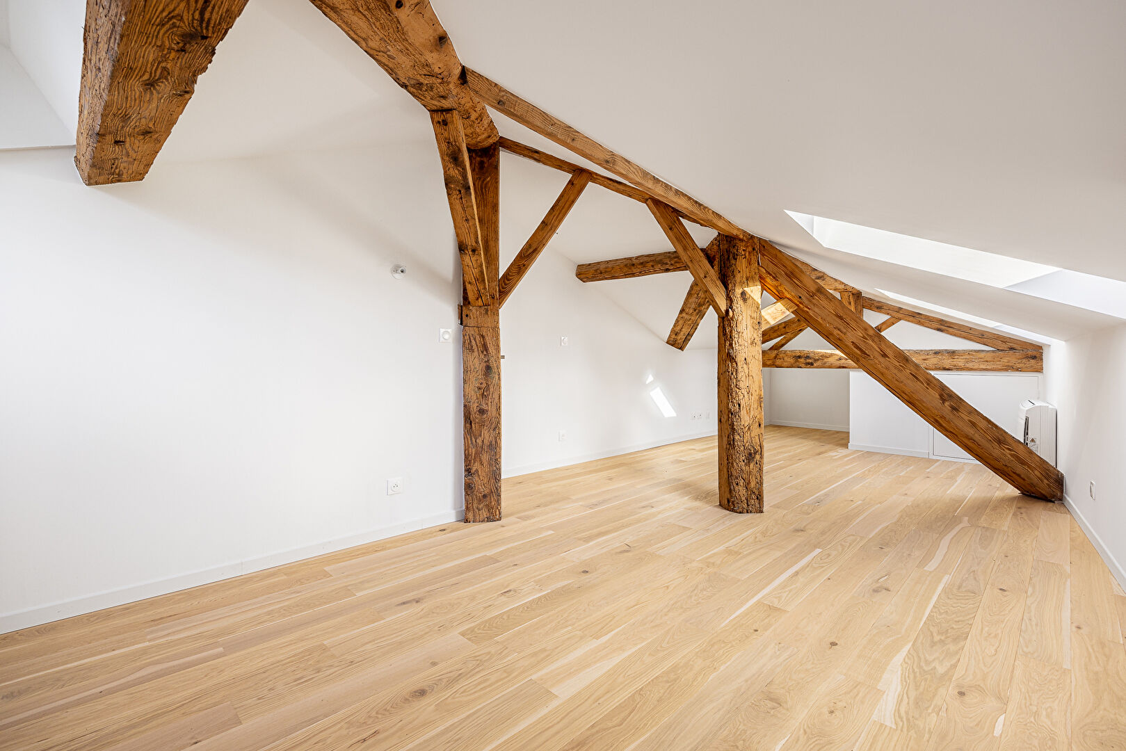 Un duplex comme une maison avec jardin et balcon